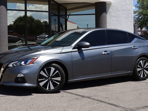 Used 2019 Nissan Altima 2.5 SL FWD image 3