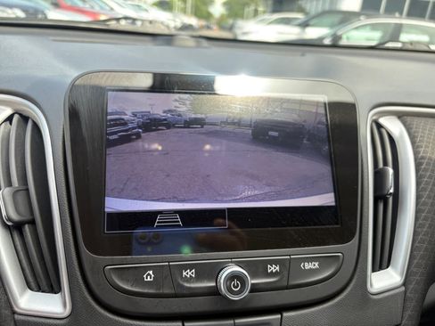 Used 2021 Chevrolet Malibu LS FWD image 28