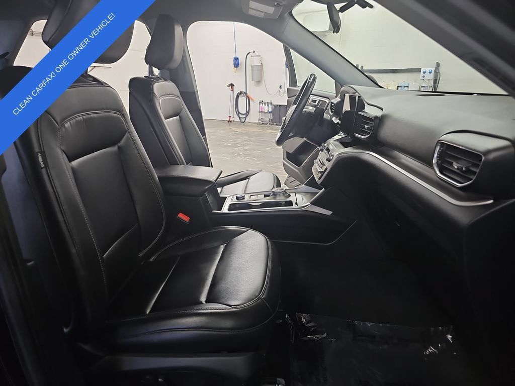 Used 2020 Ford Explorer XLT w/ Equipment Group 202A AWD/4WD image 10