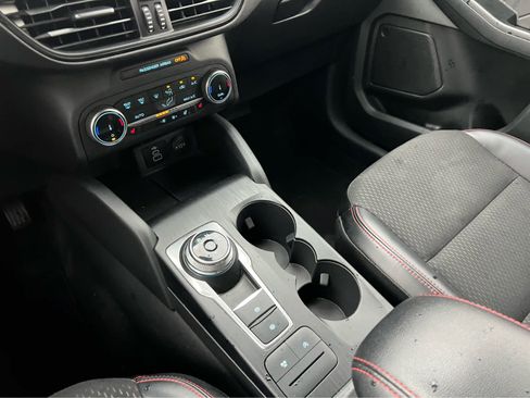Used 2025 Ford Escape ST-Line Select AWD/4WD image 11