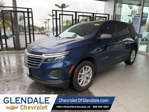 Used 2023 Chevrolet Equinox LS image 3