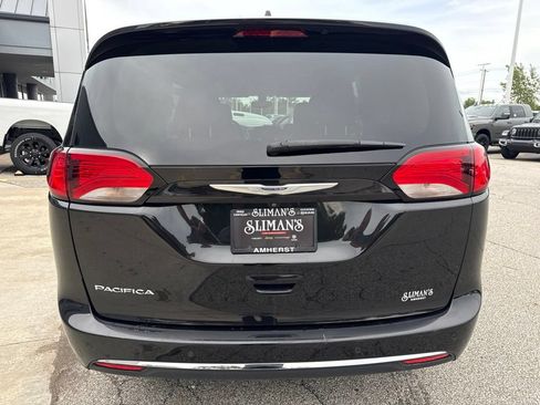 Used 2020 Chrysler Pacifica Touring-L Plus FWD image 6