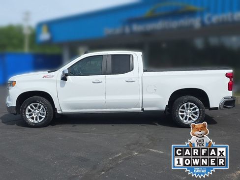 Used 2022 Chevrolet Silverado 1500 LT AWD/4WD image 3