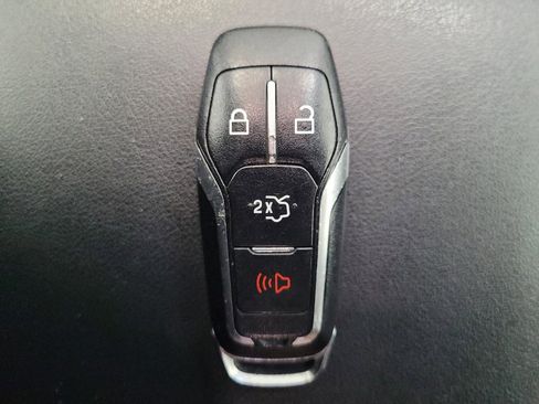 Used 2016 Ford Edge SE FWD image 32