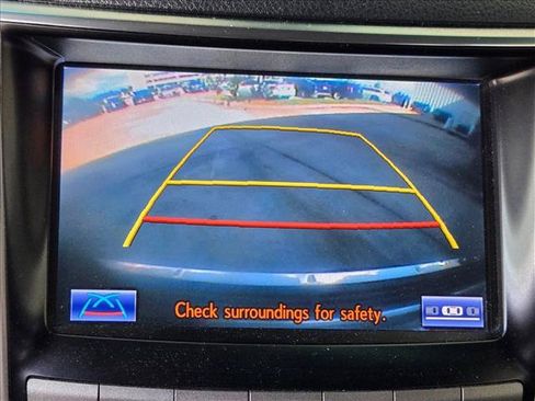 Used 2013 Lexus LX 570 4WD w/ Luxury Pkg w/Pre-crash image 16