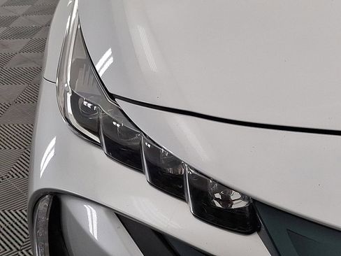 Used 2018 Toyota Prius Prime Advanced image 27