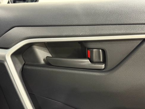 Used 2021 Toyota RAV4 SE image 53