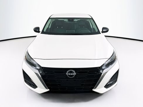 Used 2025 Nissan Altima 2.5 S image 2