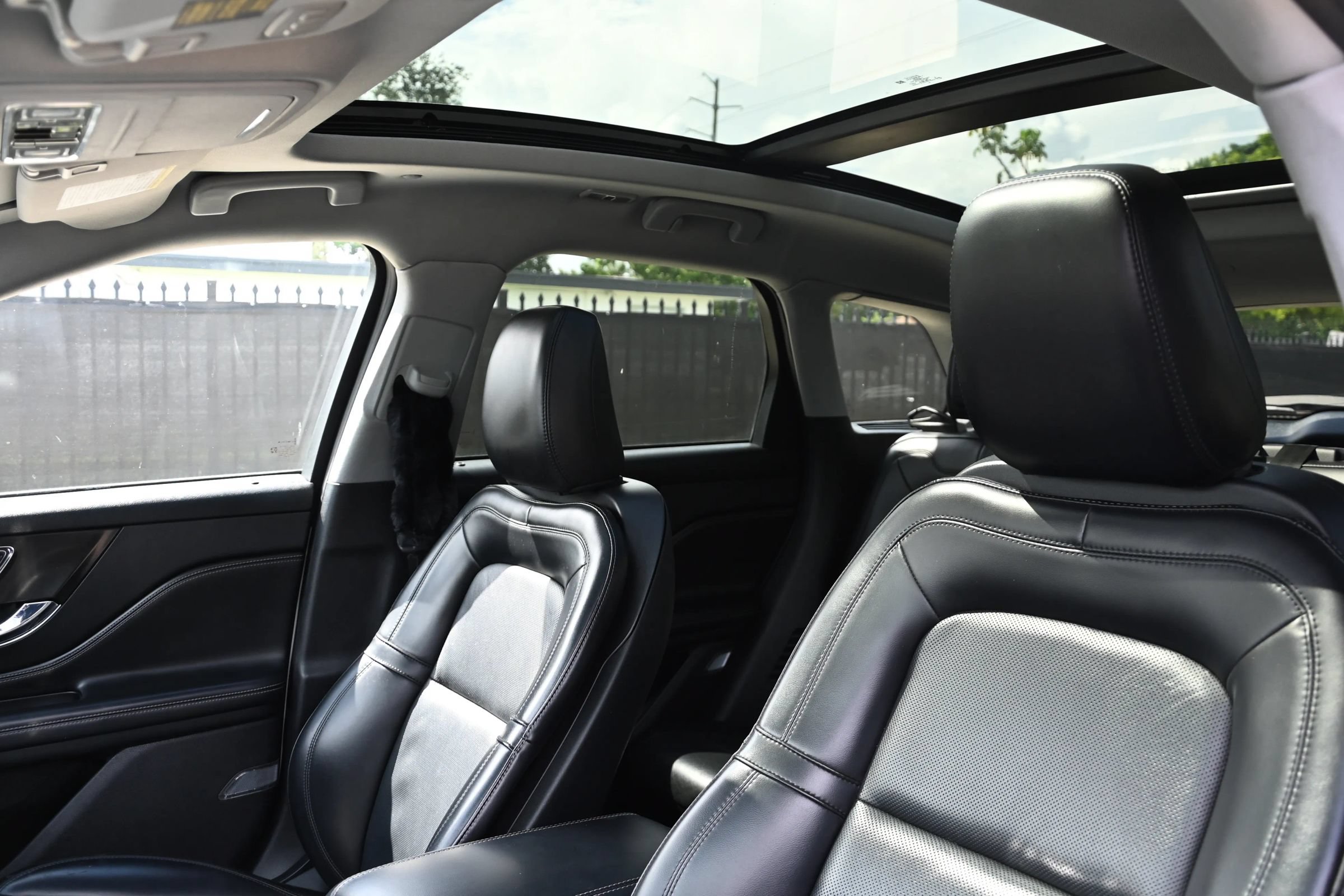 Used 2021 Lincoln Corsair FWD w/ Premium Package image 11