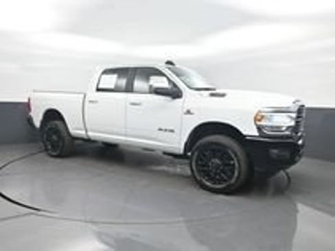 Used 2023 RAM 2500 Laramie AWD/4WD image 3