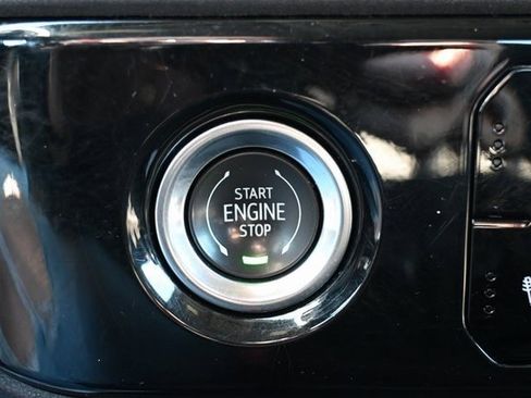 Used 2023 GMC Sierra 1500 Elevation image 32