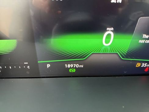 Used 2024 Volkswagen Tiguan SE R-Line image 17