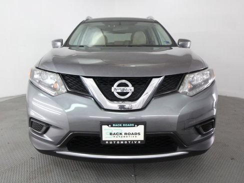 Used 2016 Nissan Rogue S w/ Appearance Package FWD image 2