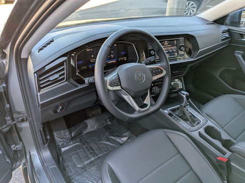 Used 2024 Volkswagen Jetta SE w/ Panoramic Sunroof Package FWD image 14