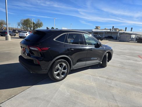 Used 2025 Ford Escape ST-Line image 3