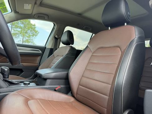 Used 2023 Volkswagen Atlas SEL Premium AWD/4WD image 12