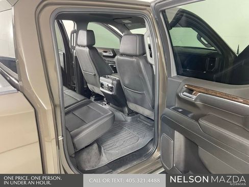 Used 2023 GMC Sierra 1500 Elevation w/ Elevation Premium Package AWD/4WD image 16