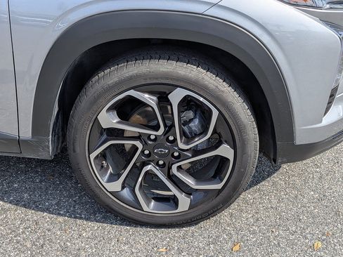 Used 2025 Chevrolet Trax RS w/ Driver Confidence Package FWD image 10