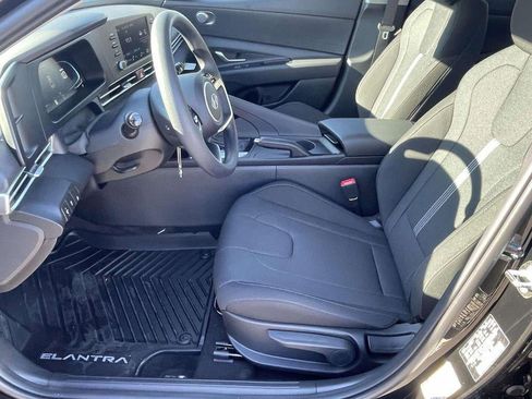 New 2026 Hyundai Elantra SE image 31