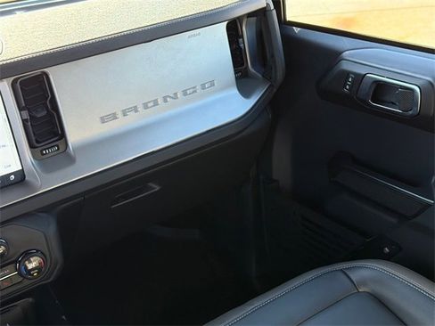 Used 2025 Ford Bronco Outer Banks image 16