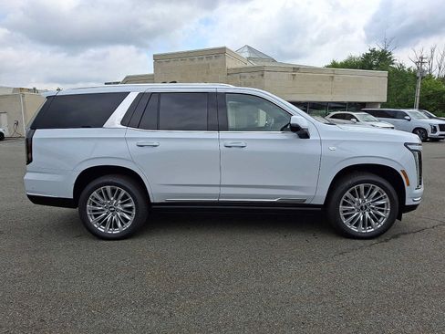 Used 2026 Cadillac Escalade Luxury w/ Touring Package AWD/4WD image 8