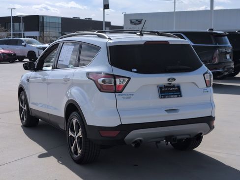 Used 2018 Ford Escape SEL image 3