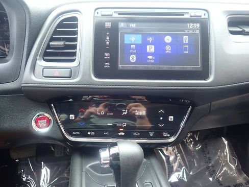 Used 2017 Honda HR-V EX image 4