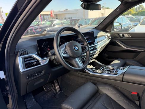 Used 2025 BMW X7 xDrive40i w/ Executive Package image 8