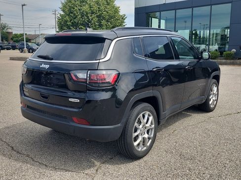 Used 2022 Jeep Compass Latitude w/ Sun and Sound Group AWD/4WD image 7