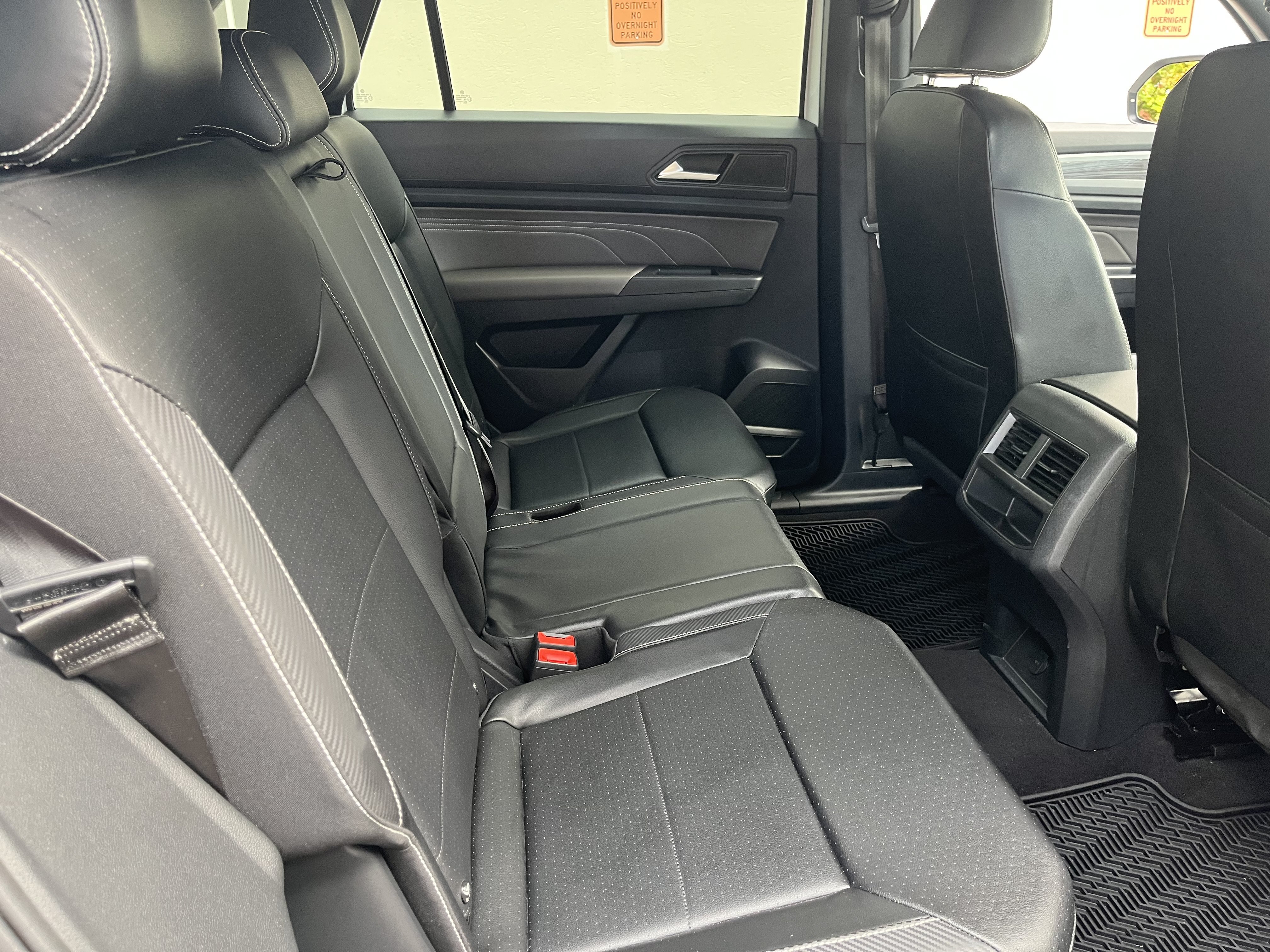 Used 2022 Volkswagen Atlas Cross Sport SE FWD image 16
