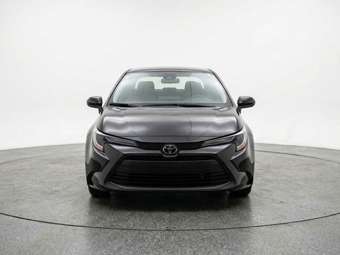 Used 2025 Toyota Corolla LE FWD image 2
