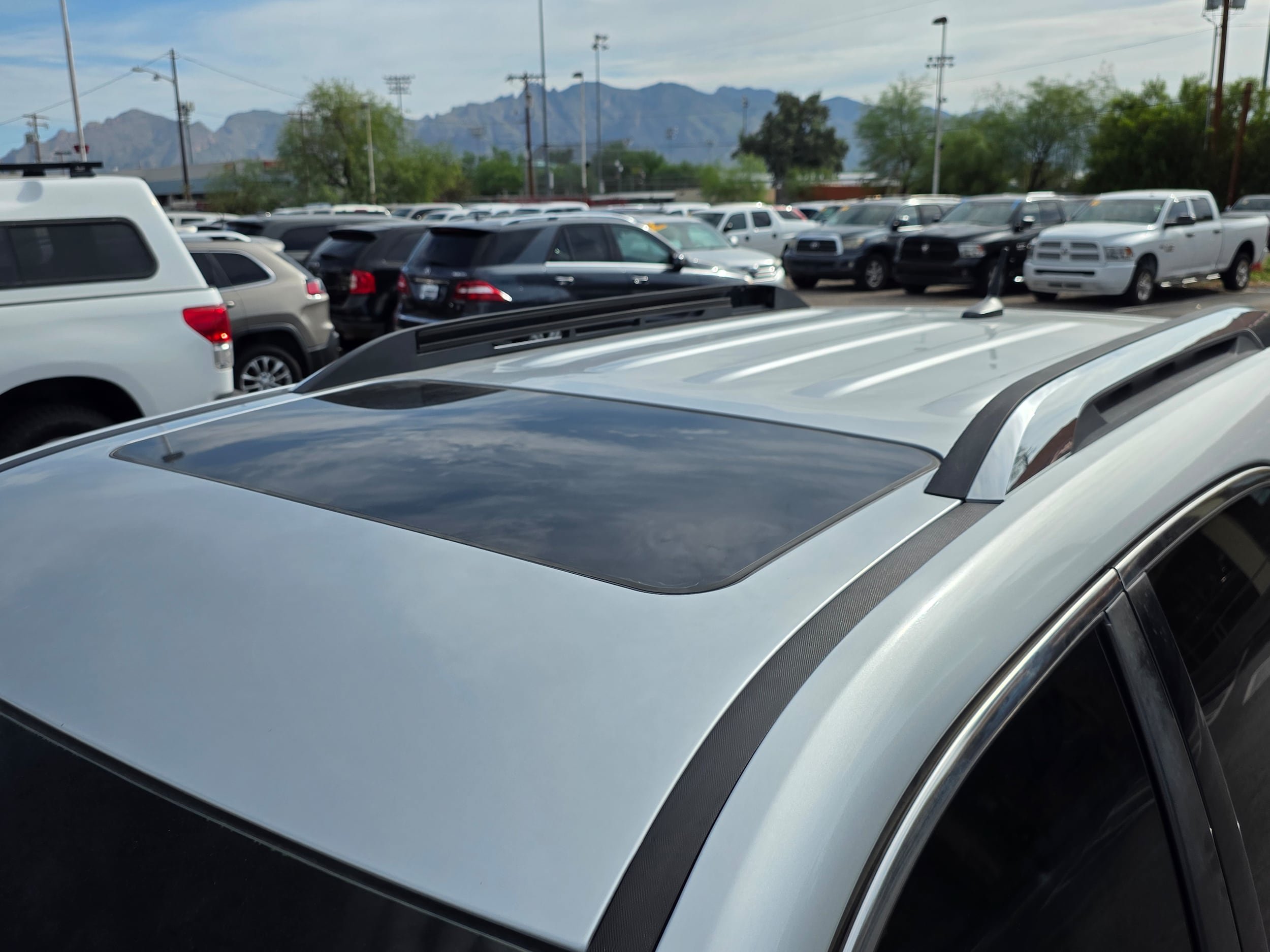 Used 2010 Chevrolet Equinox LT w/ Chrome Appearance Package FWD image 12