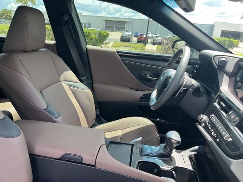 Used 2023 Lexus ES 350 w/ Accessory Package (Z2) FWD image 8