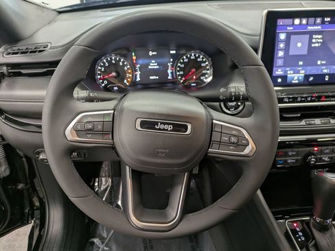 Used 2023 Jeep Compass Latitude AWD/4WD image 21