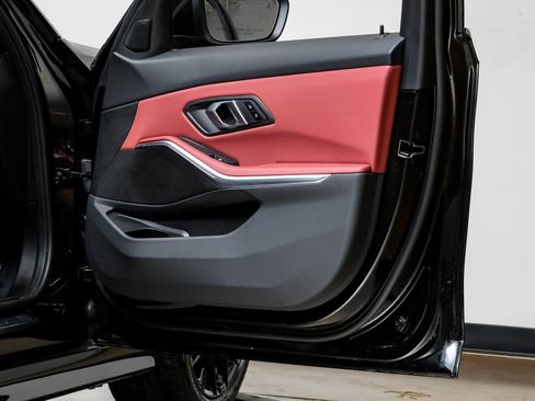 Used 2025 BMW 330i xDrive Sedan w/ Convenience Package image 48