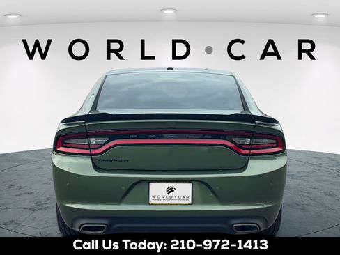 Used 2020 Dodge Charger SXT w/ Blacktop Package RWD image 6