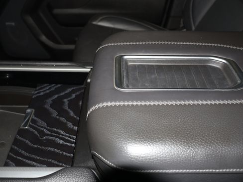 Used 2021 GMC Yukon Denali image 34