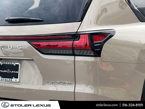 Certified 2025 Lexus LX 700h Overtrail AWD/4WD image 12