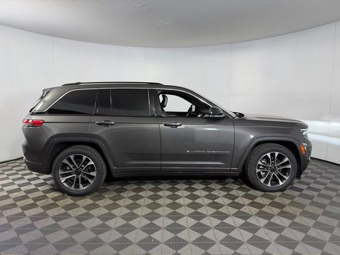 Certified 2022 Jeep Grand Cherokee Overland w/ Advanced Protech Group III image 3