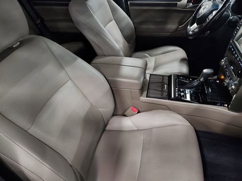 Used 2020 Lexus GX 460 Premium image 32