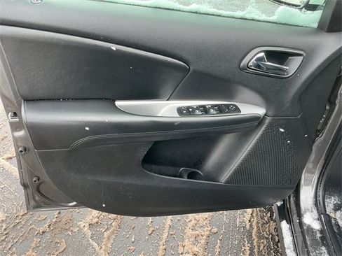 Used 2016 Dodge Journey SE image 18