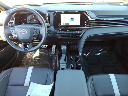 Certified 2025 Toyota Camry SE image 11