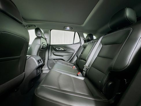 Used 2022 GMC Terrain SLT w/ Elevation Edition image 28