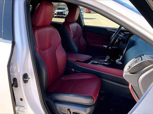 Used 2025 Lexus NX 250 FWD image 9