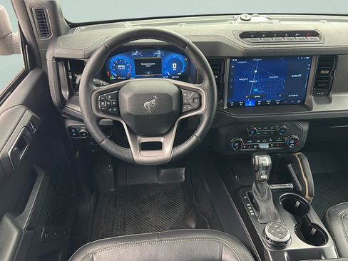 Used 2025 Ford Bronco Badlands AWD/4WD image 12