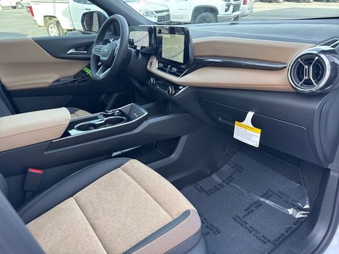 New 2026 Chevrolet Equinox ACTIV w/ Convenience Package III AWD/4WD image 46
