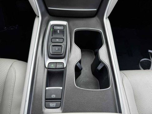 Used 2018 Honda Accord Touring image 32