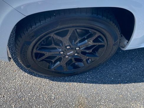 Used 2021 Jeep Grand Cherokee Limited X RWD image 20