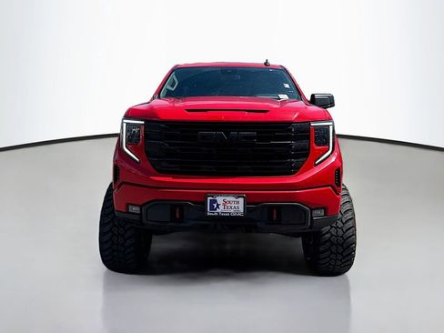 Used 2022 GMC Sierra 1500 Elevation RWD image 2