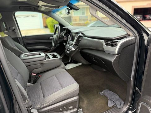 Used 2019 Chevrolet Tahoe 2WD w/ Remote Keyless Entry Package image 23